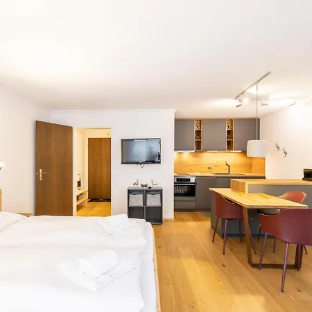 7304 Pure Freude In Dieser Stilvoll Renovierten Mit Moderner Kueche Apartamento Vulpera